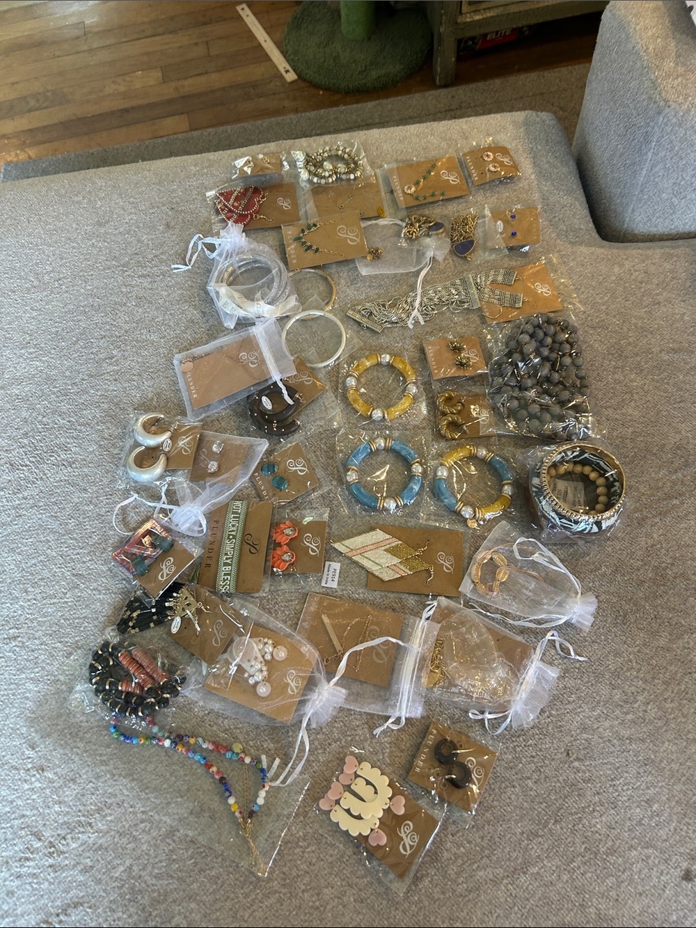 Assorted PlunderJewelry Lot - Multicolor Bracelets & Earrings & necklaces